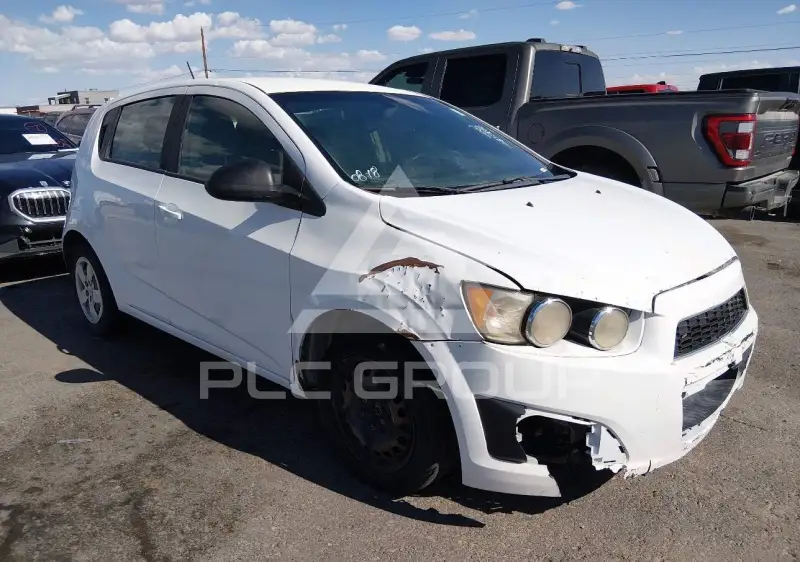 2016 Chevrolet Sonic фото