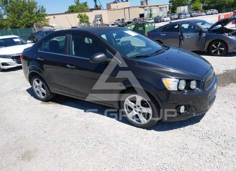 2016 Chevrolet Sonic фото