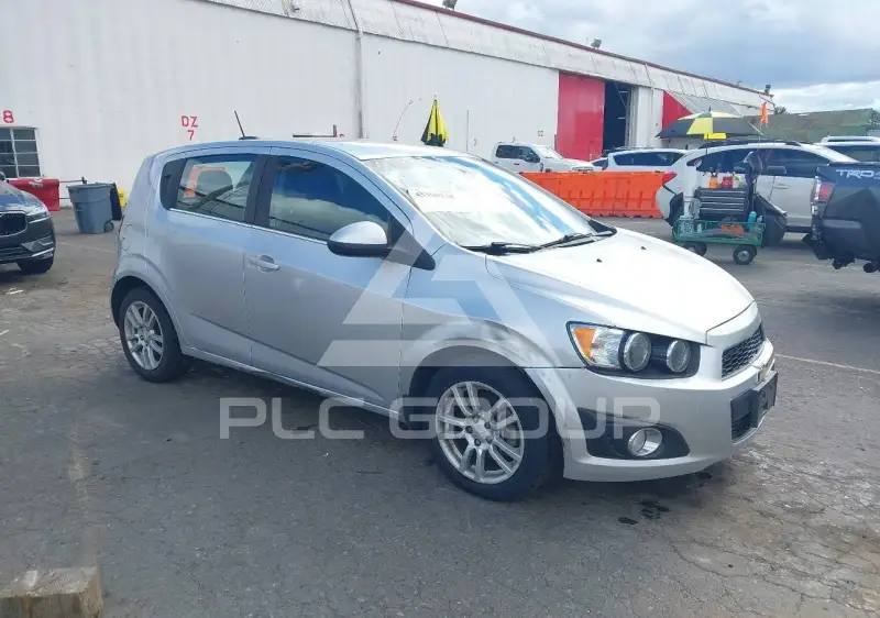 2016 Chevrolet Sonic фото