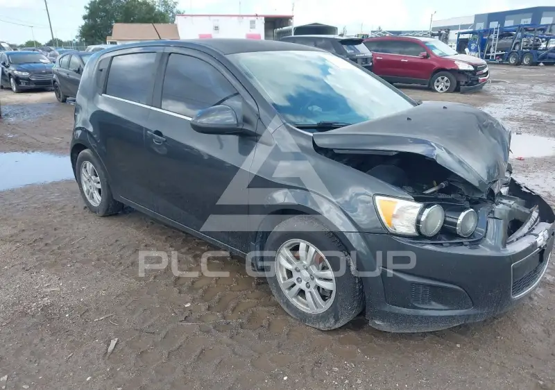2016 Chevrolet Sonic фото