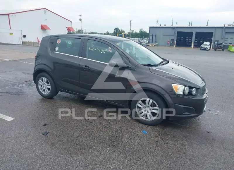 2016 Chevrolet Sonic фото