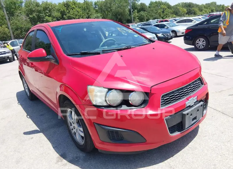 2016 Chevrolet Sonic фото