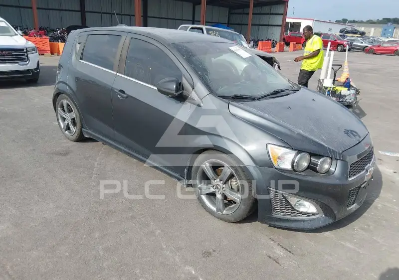 2016 Chevrolet Sonic фото
