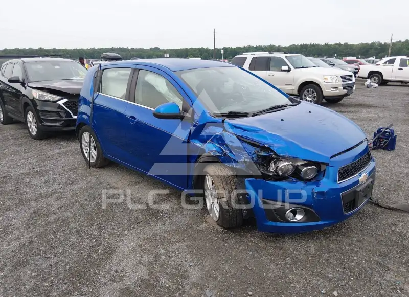 2016 Chevrolet Sonic фото