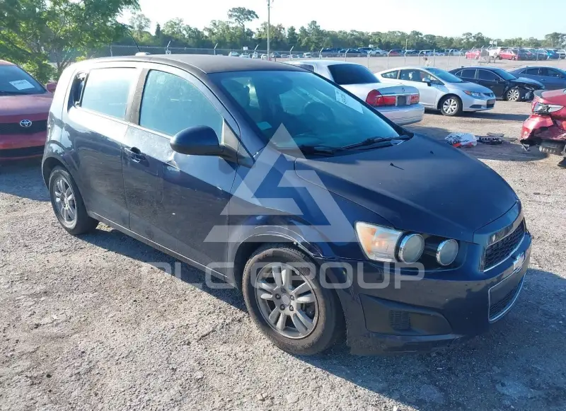 2016 Chevrolet Sonic фото