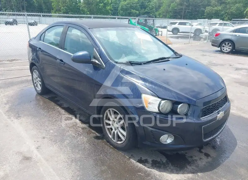 2016 Chevrolet Sonic фото