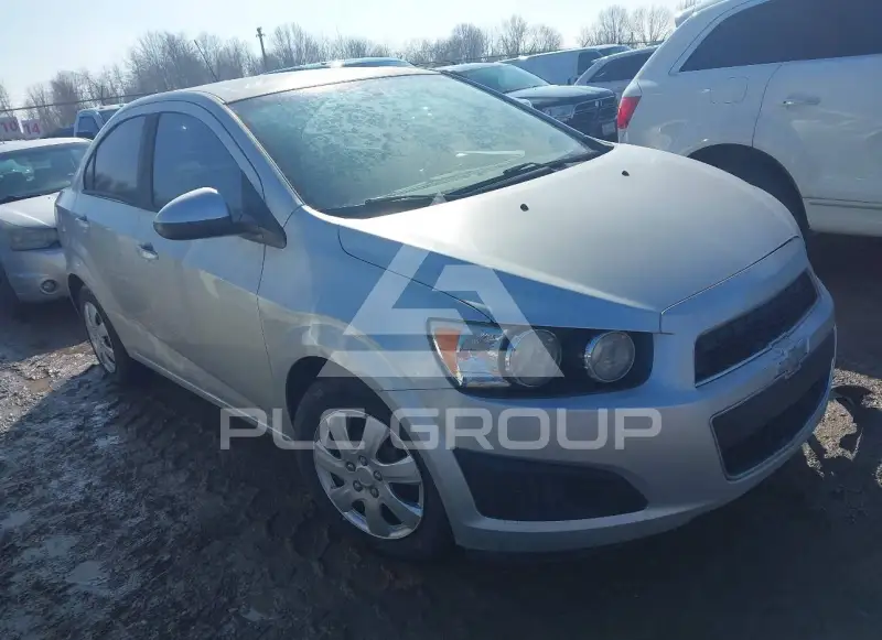 2016 Chevrolet Sonic фото