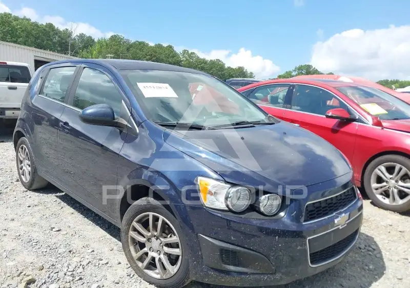 2016 Chevrolet Sonic фото
