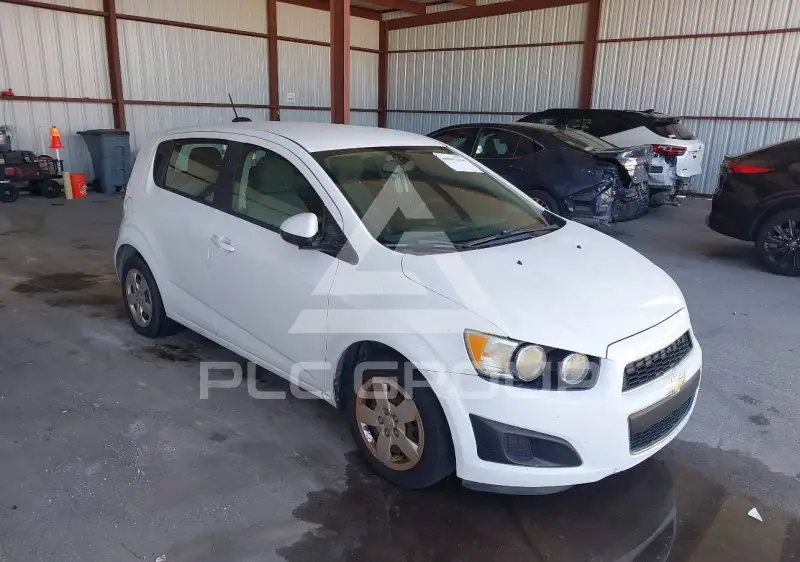 2016 Chevrolet Sonic фото
