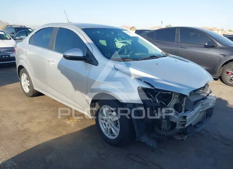 2016 Chevrolet Sonic фото