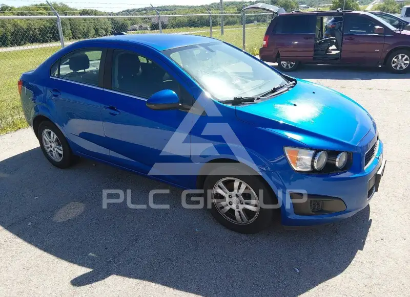 2016 Chevrolet Sonic фото