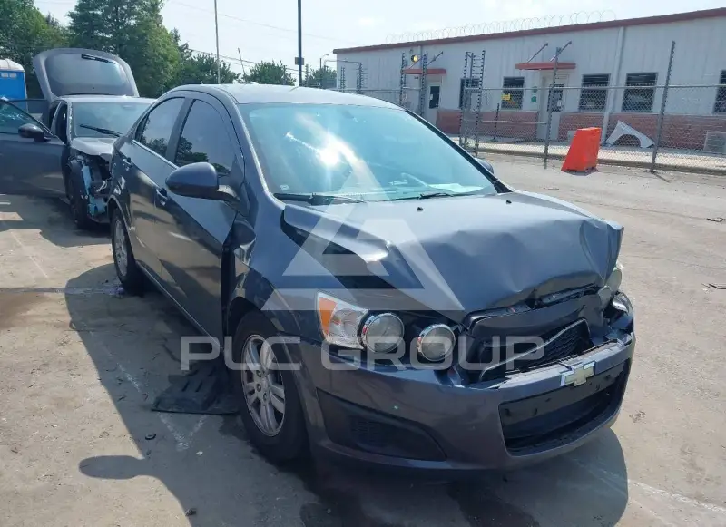 2016 Chevrolet Sonic фото