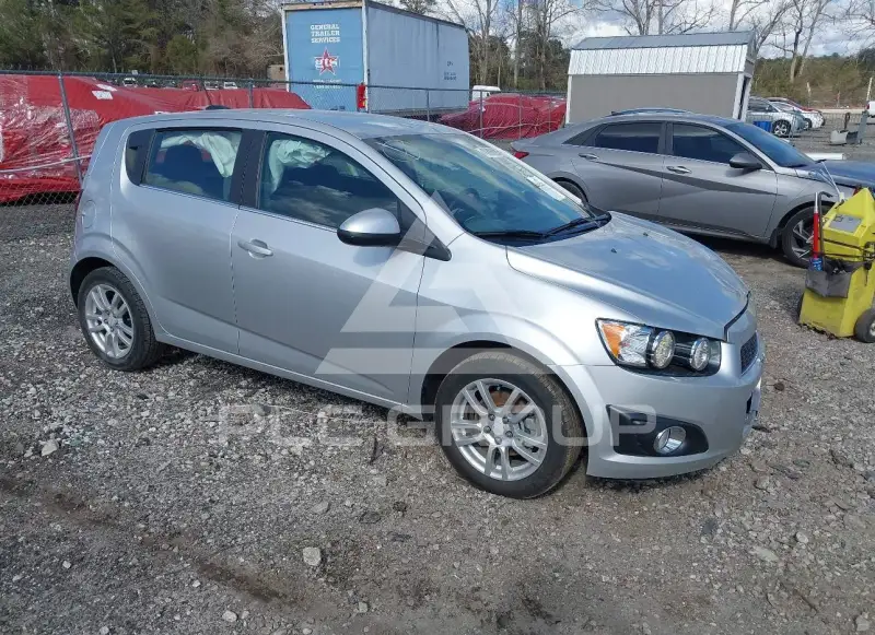 2016 Chevrolet Sonic фото