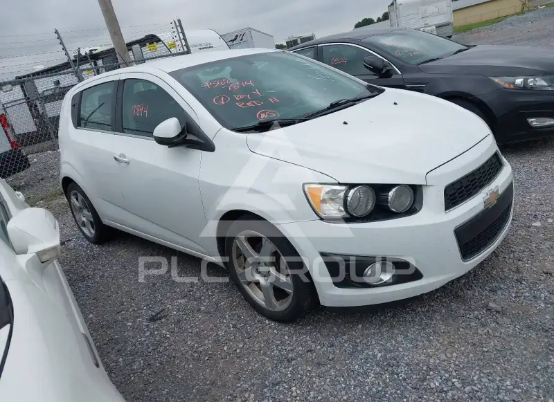 2016 Chevrolet Sonic фото
