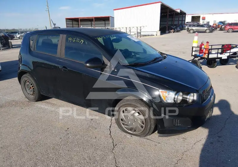 2016 Chevrolet Sonic фото