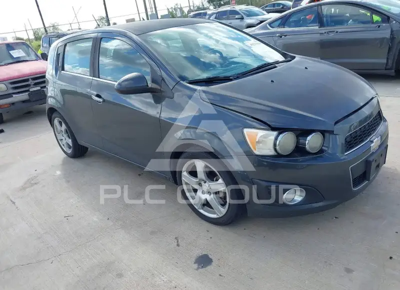 2016 Chevrolet Sonic фото