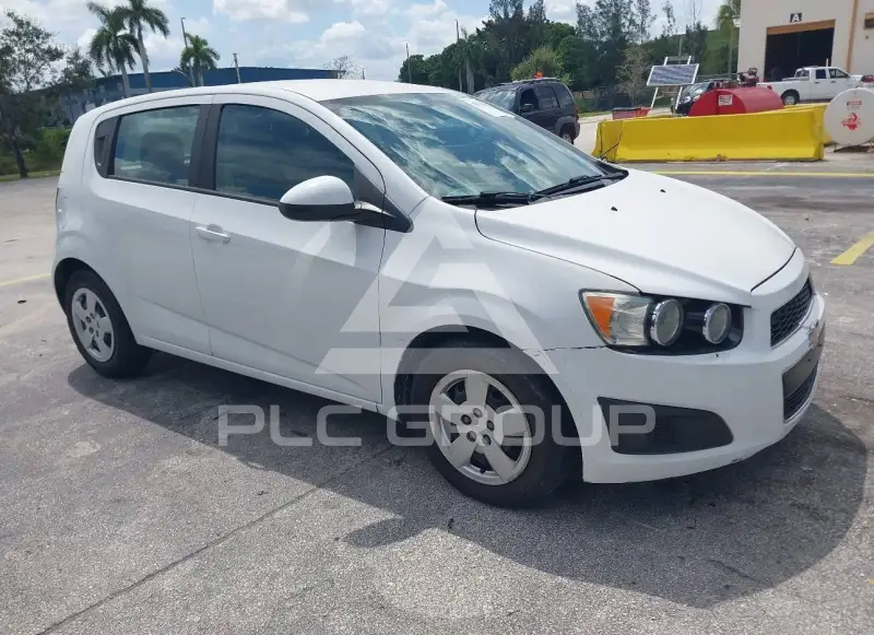 2016 Chevrolet Sonic photo