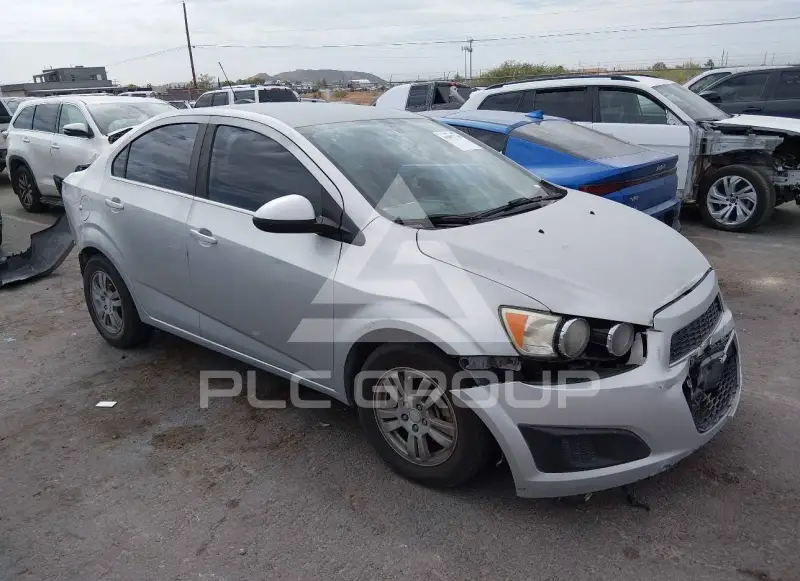 2016 Chevrolet Sonic фото