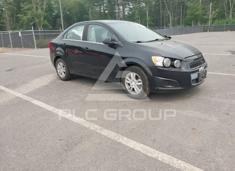 2016 Chevrolet Sonic фото