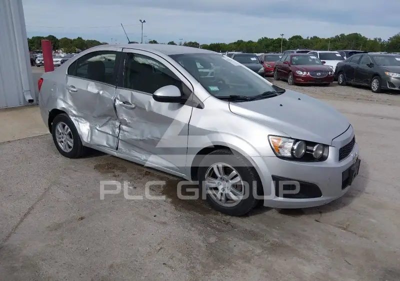 2016 Chevrolet Sonic фото