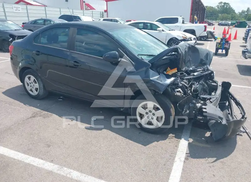 2016 Chevrolet Sonic фото