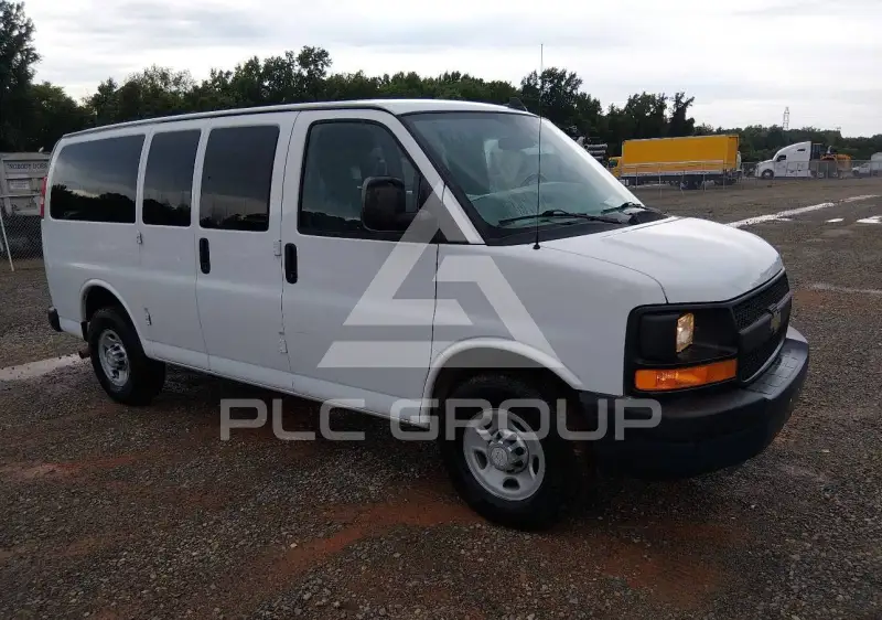 2016 Chevrolet Express photo