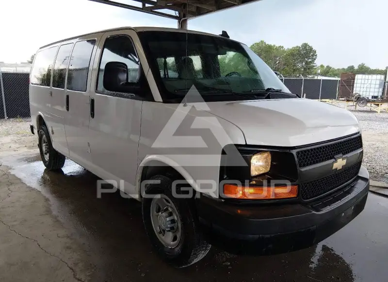 2016 Chevrolet Express photo