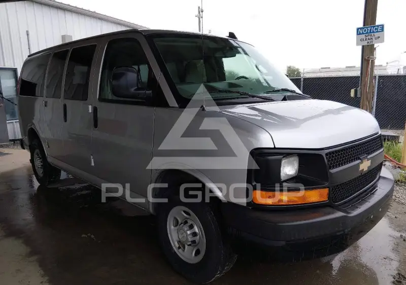 2016 Chevrolet Express фото