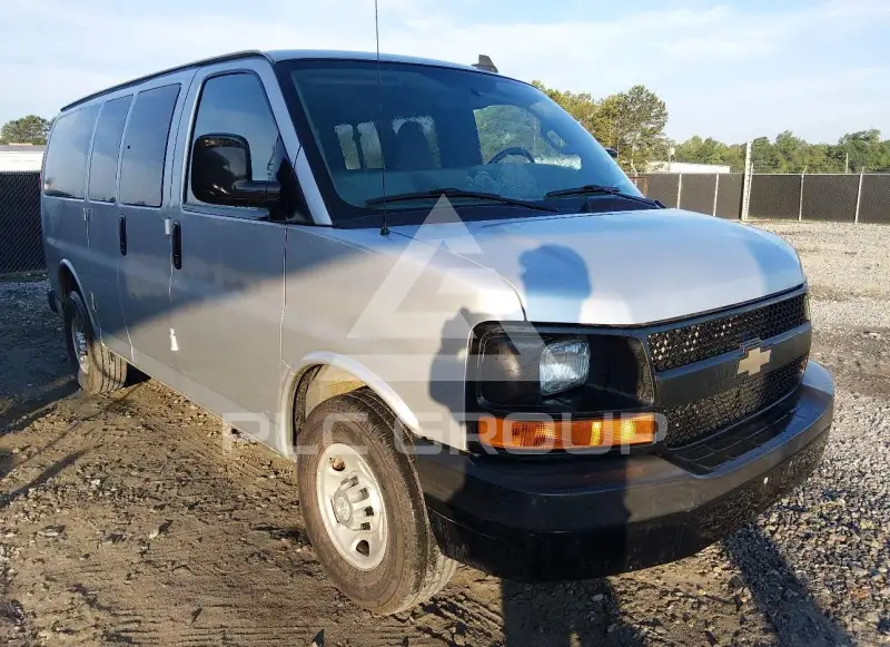 2016 Chevrolet Express photo