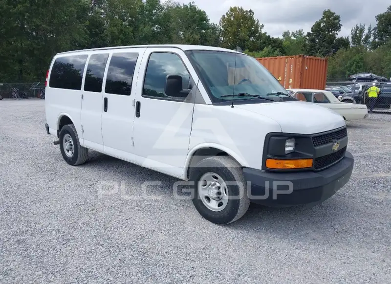2016 Chevrolet Express photo