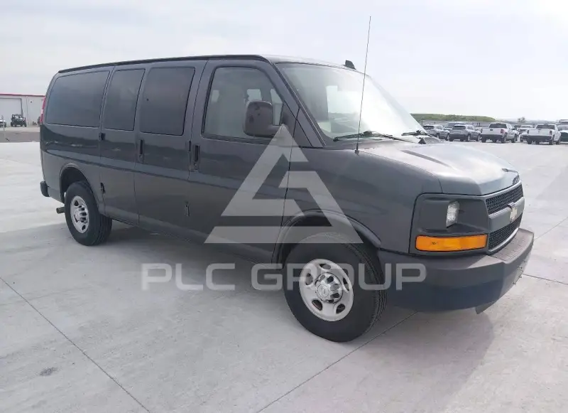 2016 Chevrolet Express фото