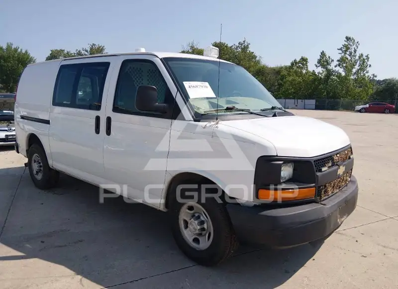 2016 Chevrolet Express photo