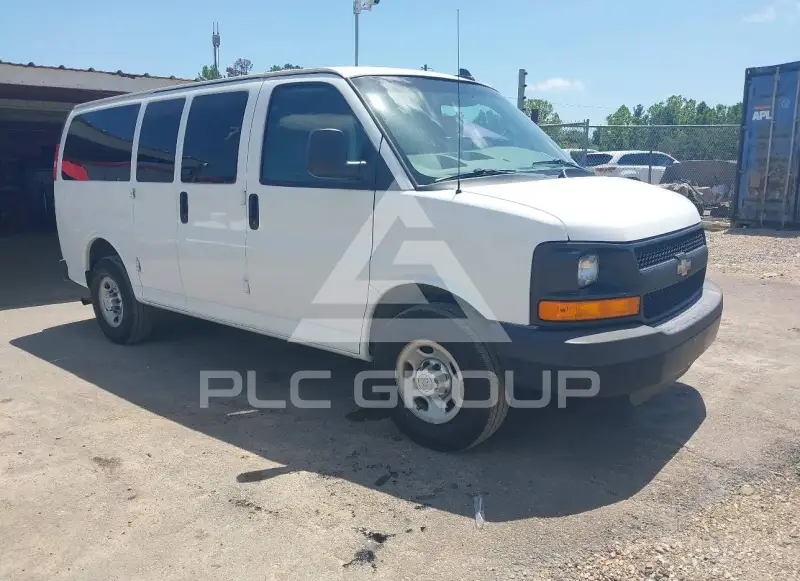 2016 Chevrolet Express photo