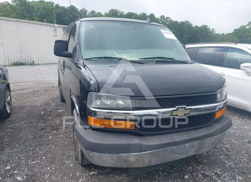 2016 Chevrolet Express photo