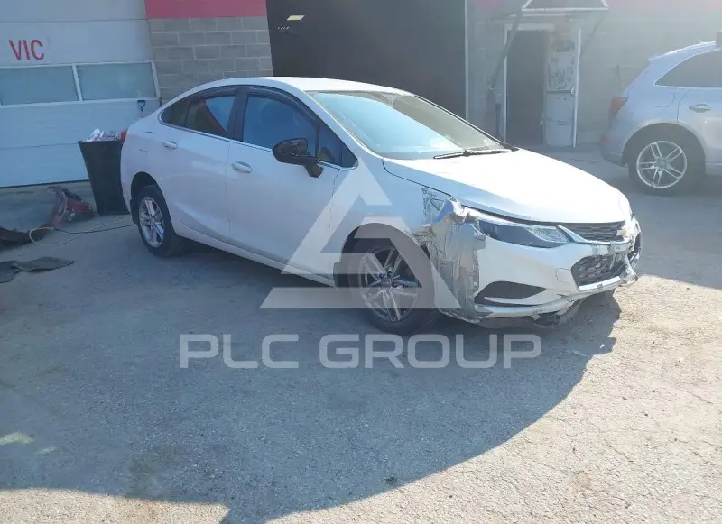 2016 Chevrolet Cruze photo