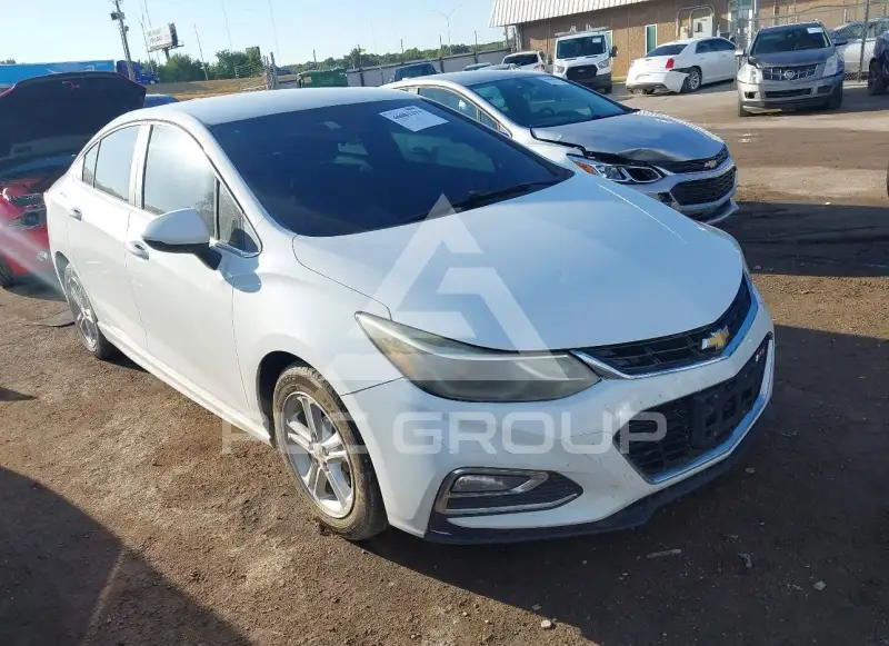 2016 Chevrolet Cruze photo
