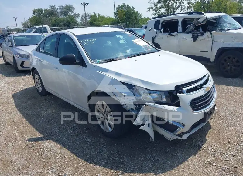 2016 Chevrolet Cruze photo