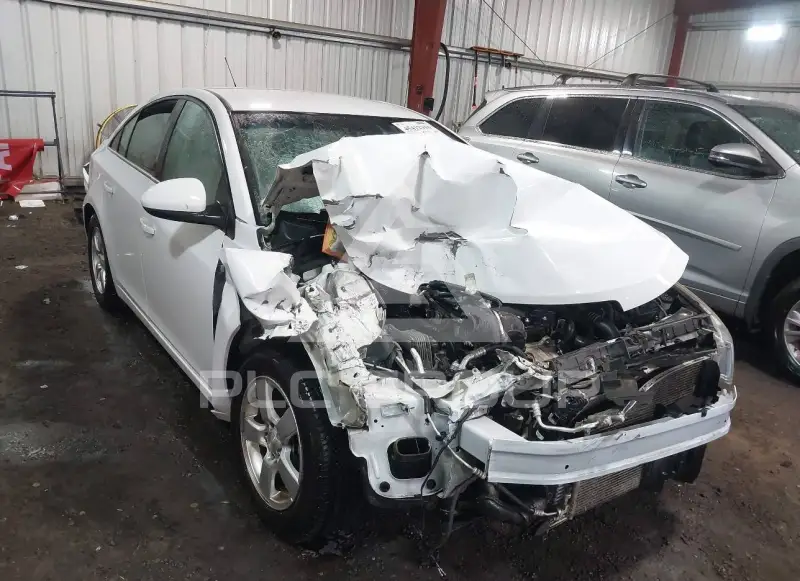 2016 Chevrolet Cruze photo