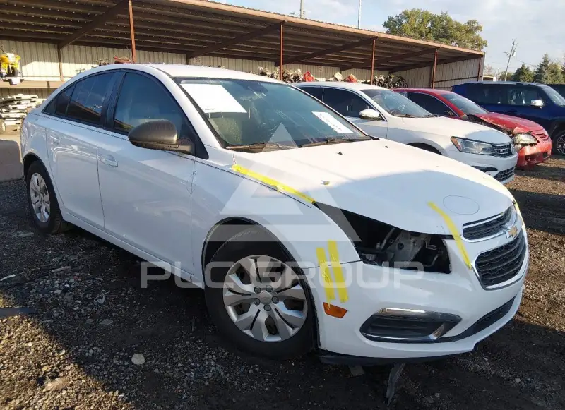 2016 Chevrolet Cruze photo