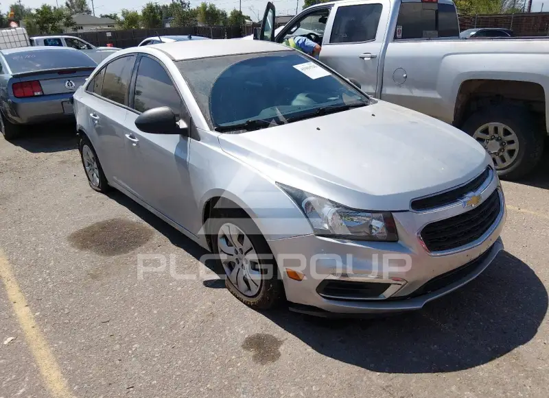 2016 Chevrolet Cruze photo