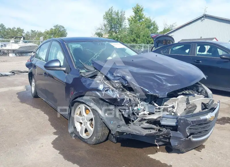 2016 Chevrolet Cruze photo
