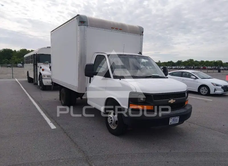 2016 Chevrolet Express фото