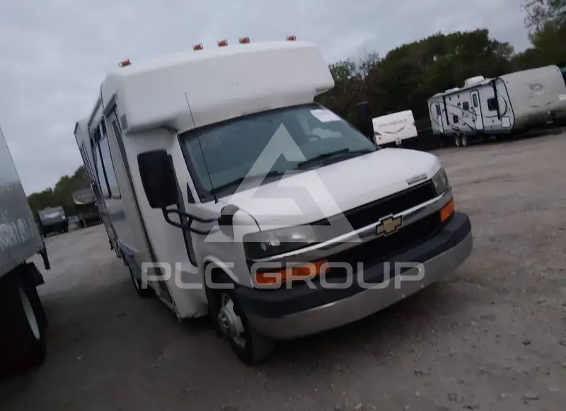 2016 Chevrolet Express photo