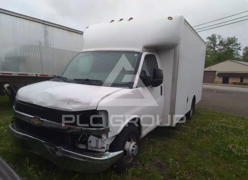 2016 Chevrolet Express photo