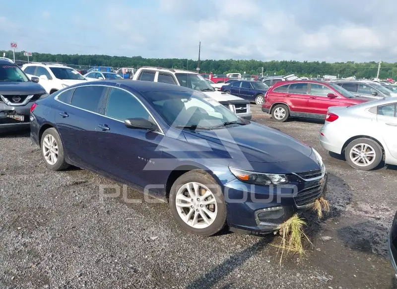 2016 Chevrolet Malibu photo