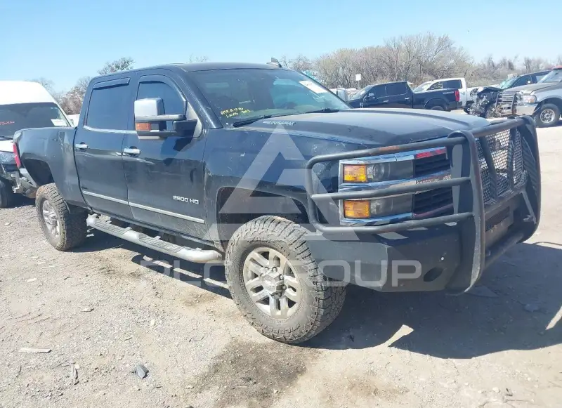 2016 Chevrolet Silverado photo