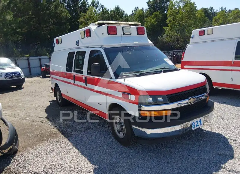 2016 Chevrolet Express photo