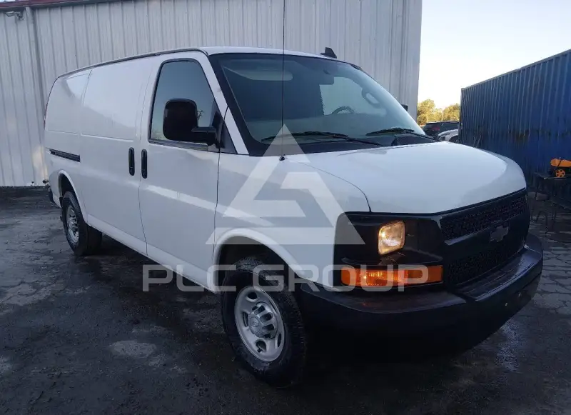 2016 Chevrolet Express photo