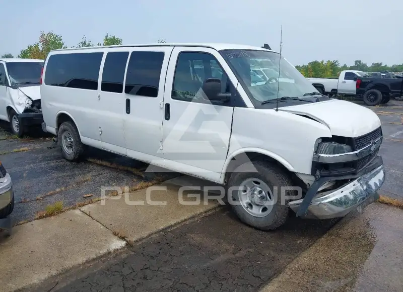 2016 Chevrolet Express photo