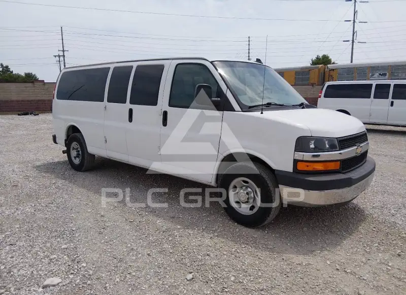 2016 Chevrolet Express фото